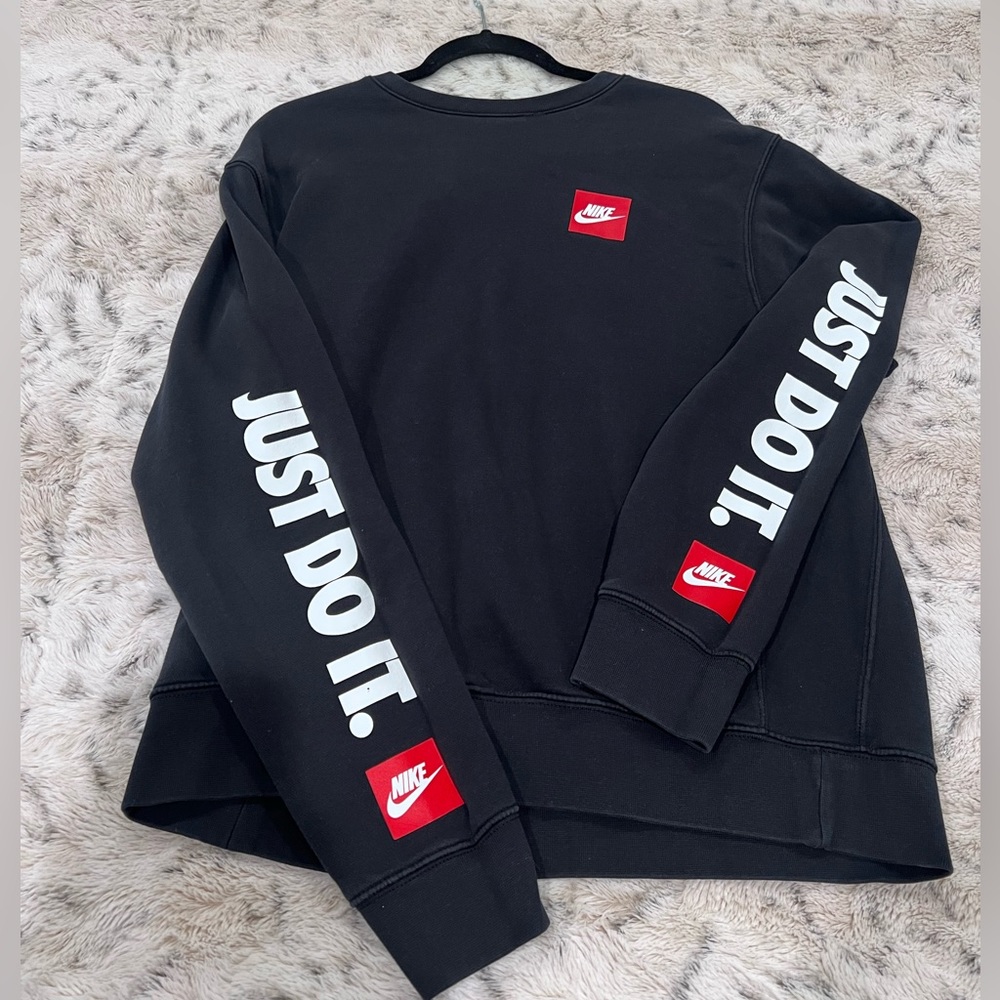 Nike Sweater Size M